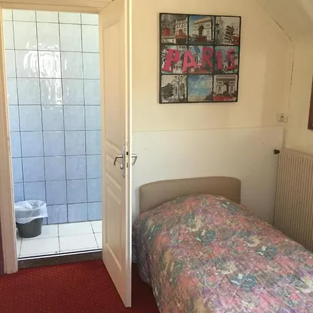 Hostal Riva Bella