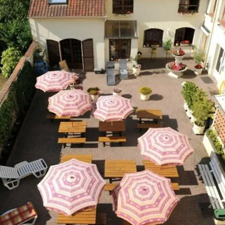 Riva Bella Hostal *