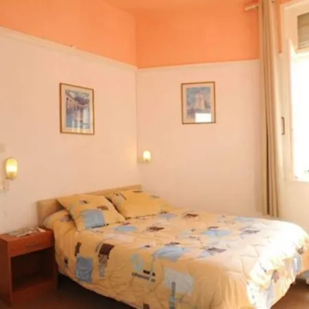 Hostal Riva Bella *